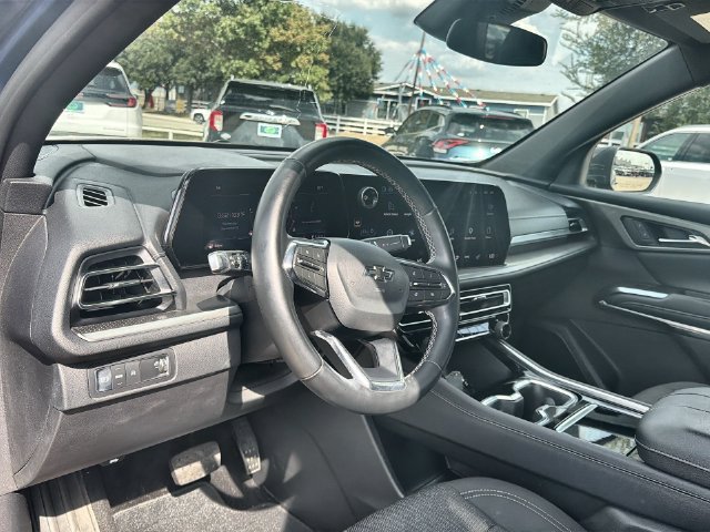 Used 2024 Chevrolet Traverse LS w/ Midnight/Sport Edition FWD image 10