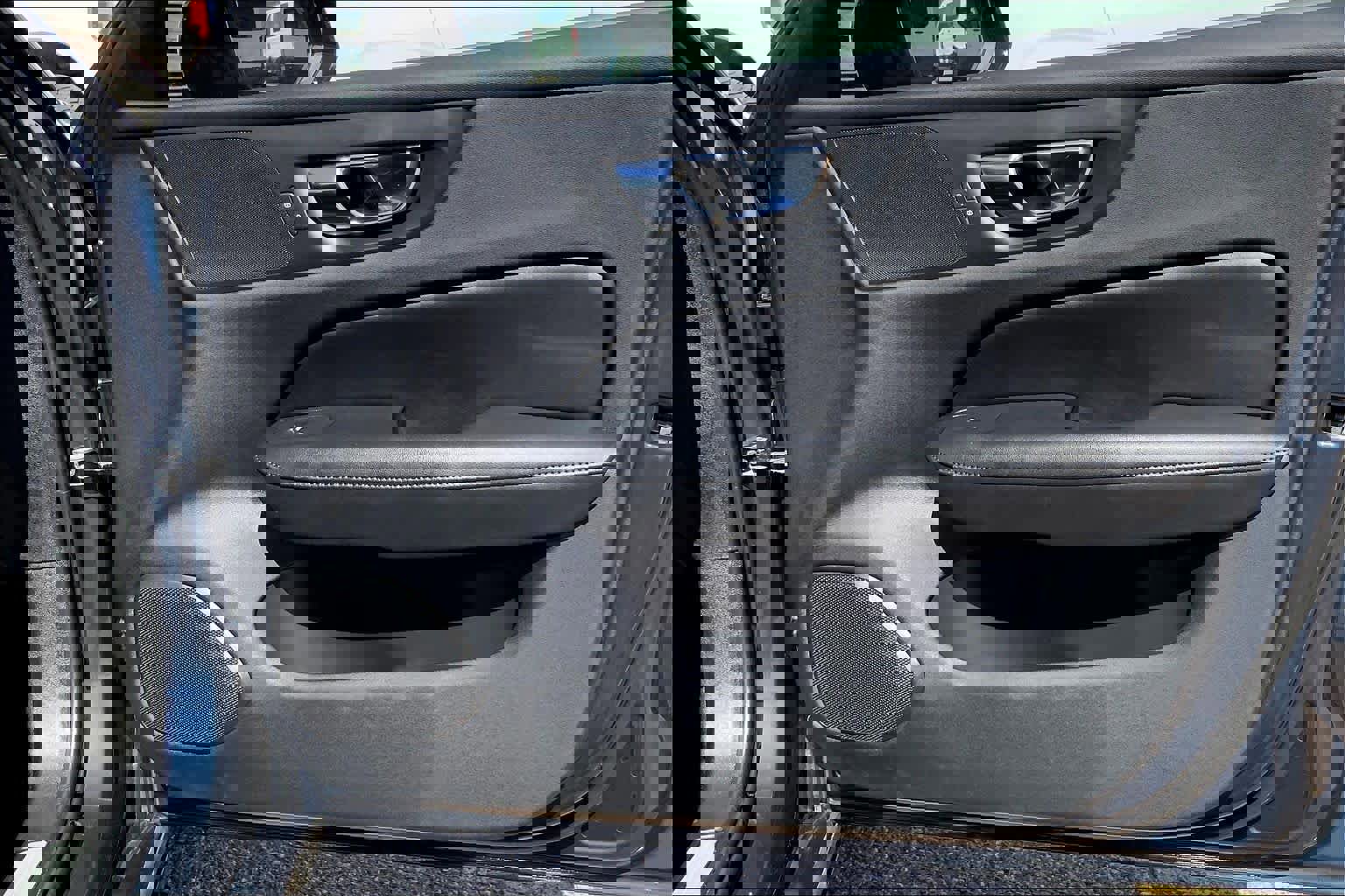 Used 2023 Volvo S60 B5 Plus AWD/4WD image 23