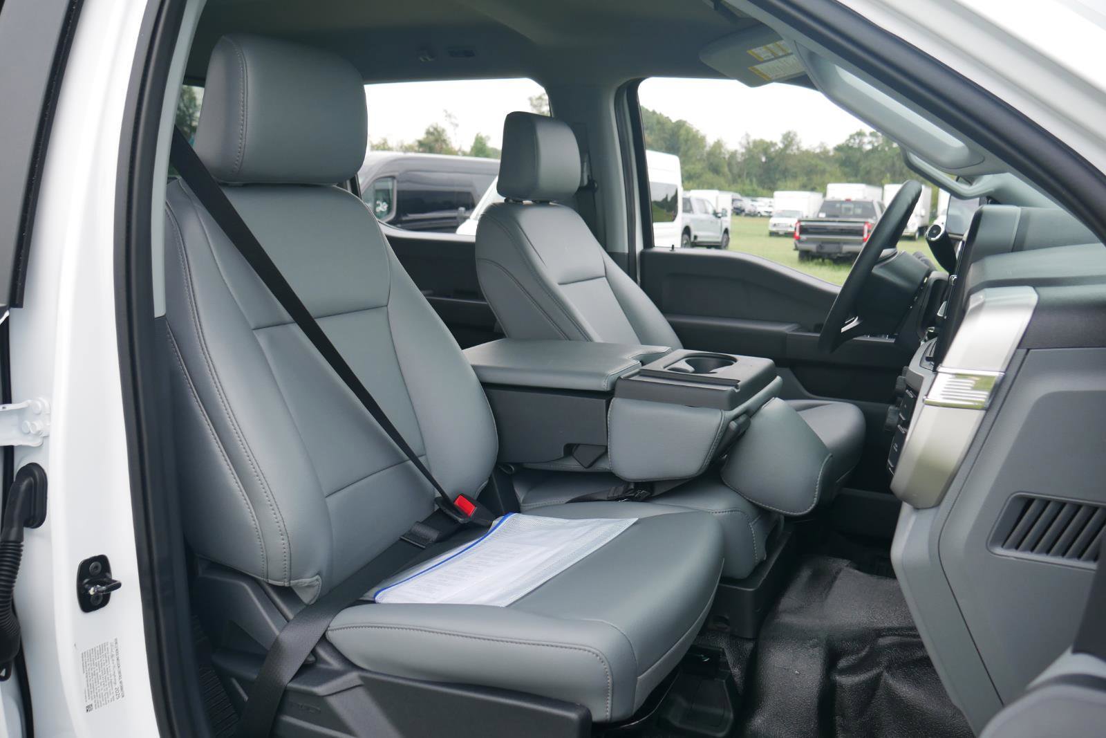 New 2025 Ford F350 XL w/ XL Chrome Package image 25