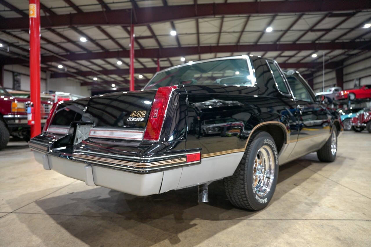 Used 1987 Oldsmobile Cutlass Supreme Salon image 8