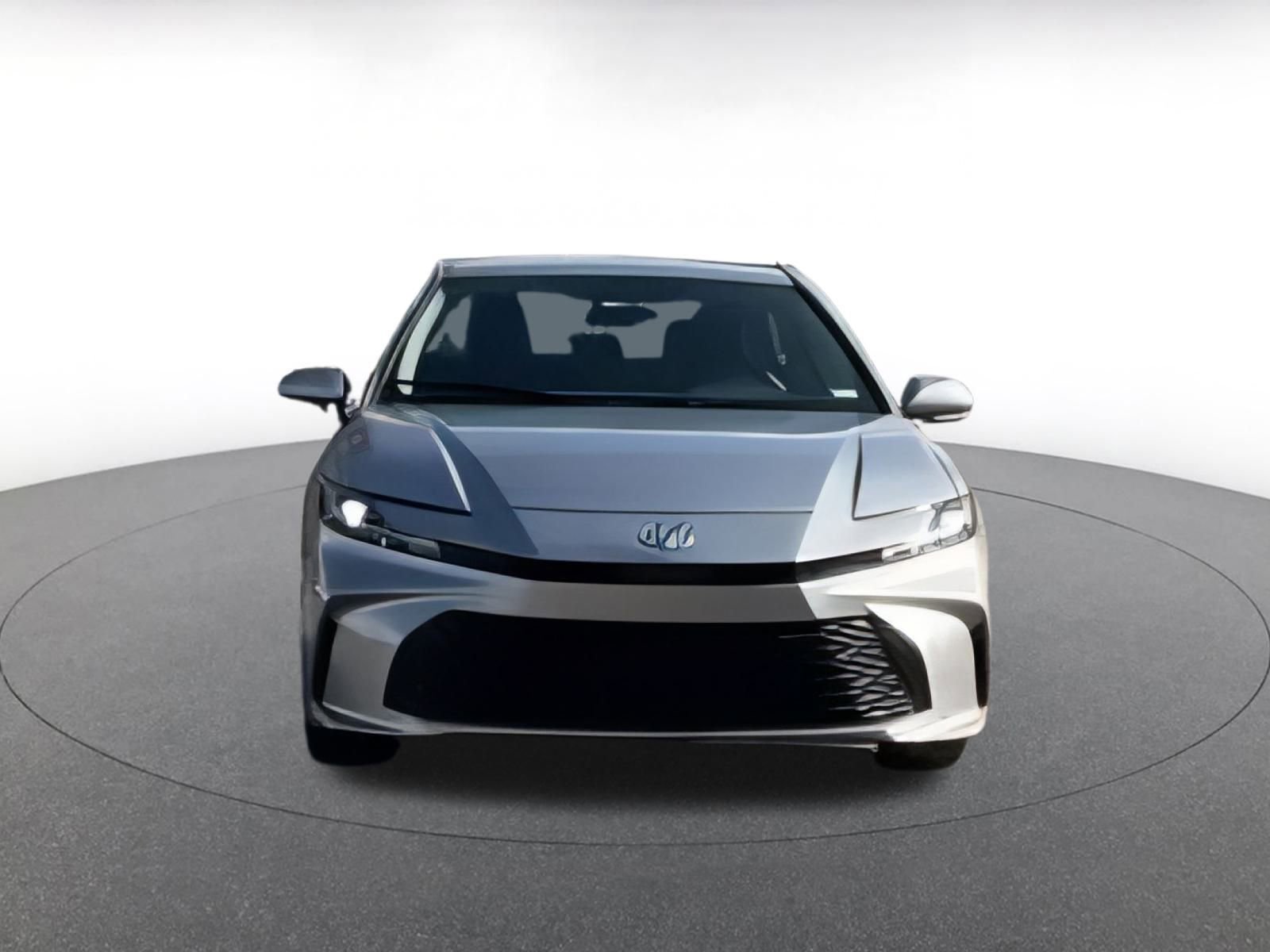 Used 2025 Toyota Camry LE image 12