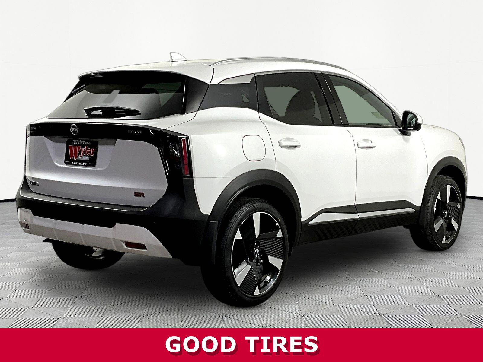 Used 2025 Nissan Kicks SR FWD image 6