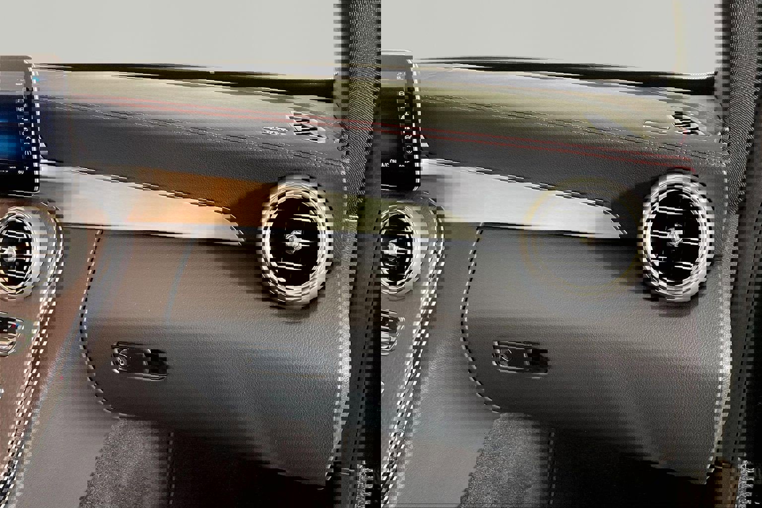 Used 2023 Mercedes-Benz C 43 AMG 4MATIC Coupe image 17