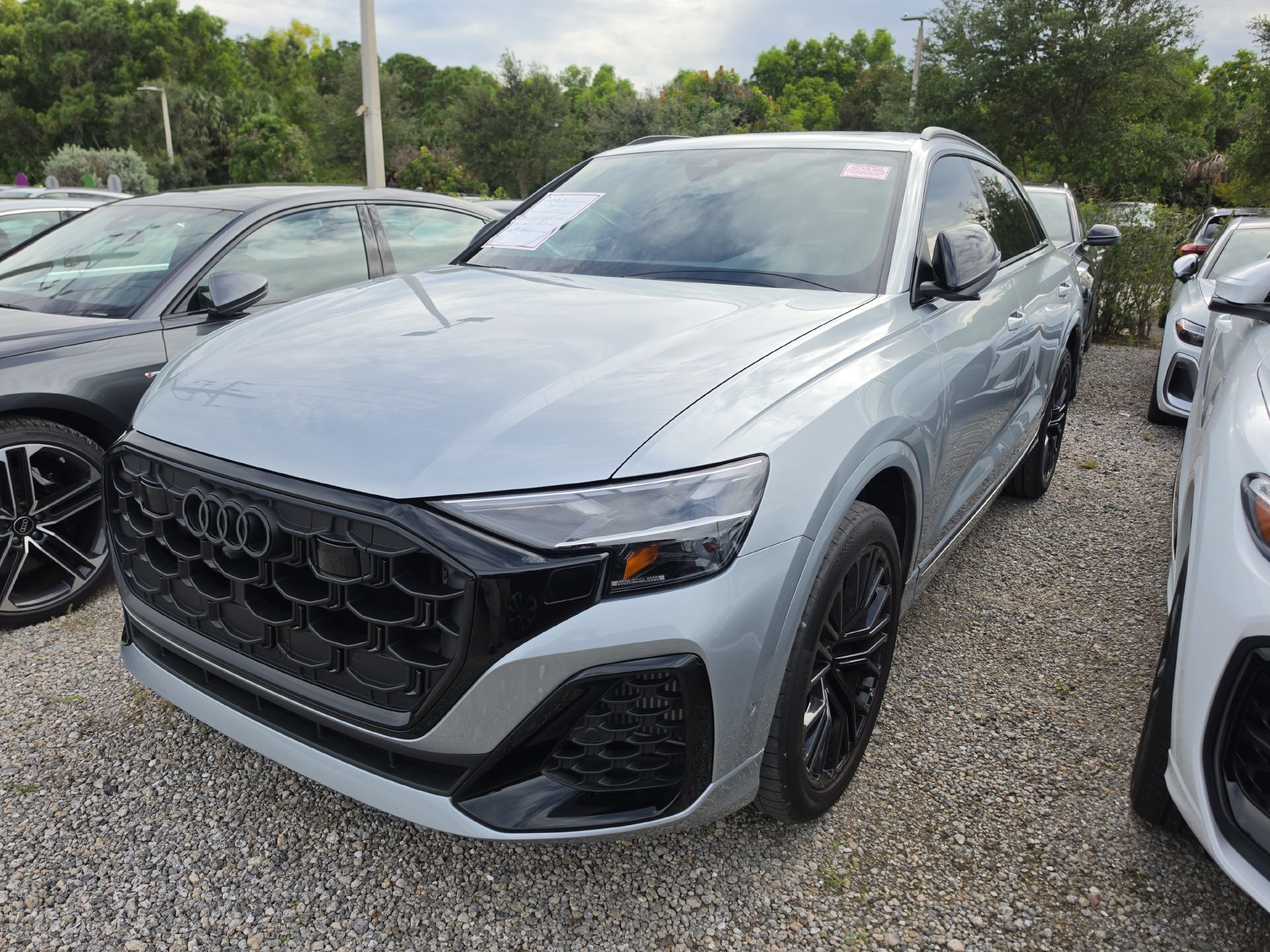 Used 2024 Audi SQ8 Premium Plus w/ Executive Package AWD/4WD image 3