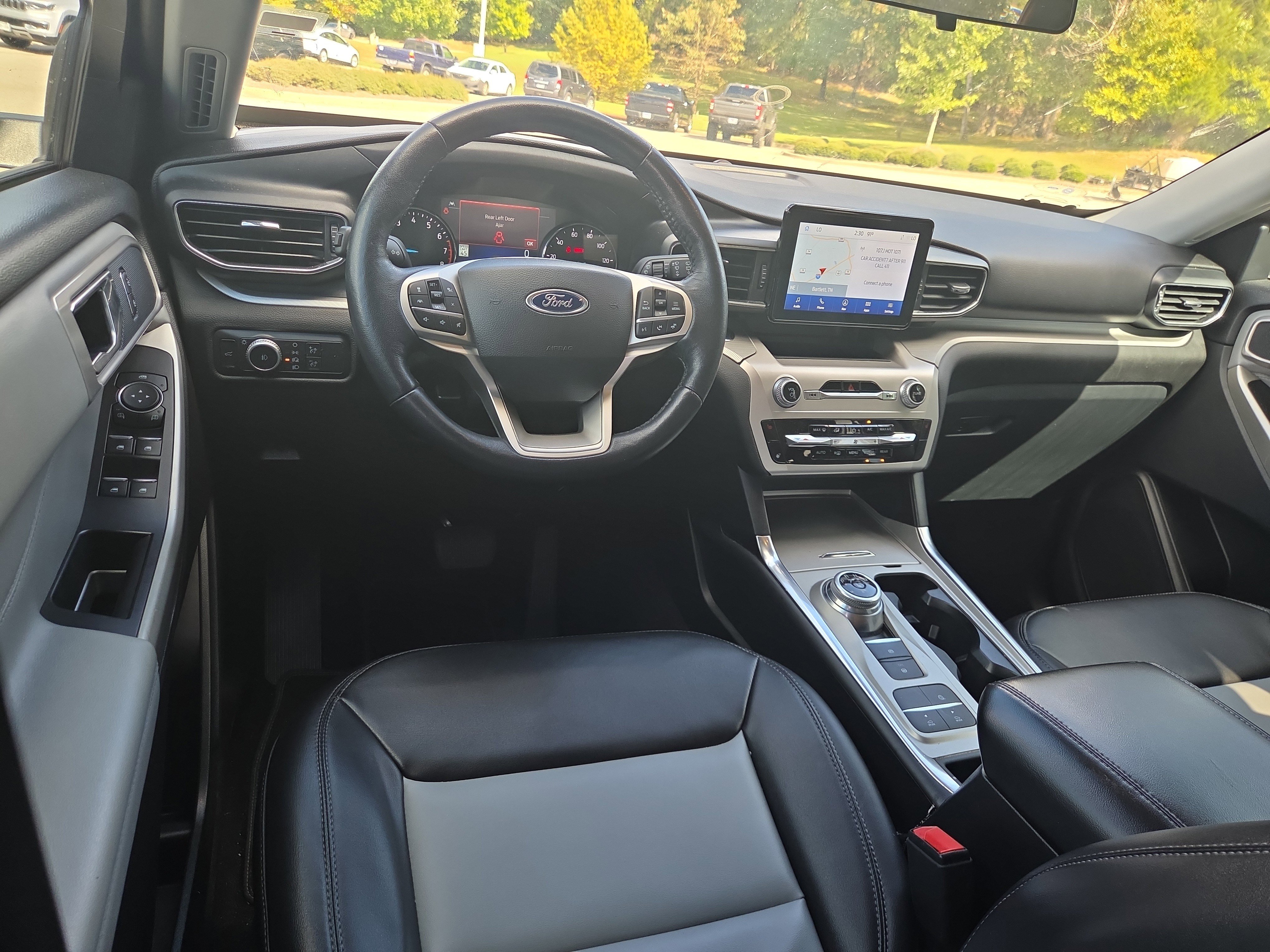 Used 2022 Ford Explorer XLT w/ Equipment Group 202A image 8