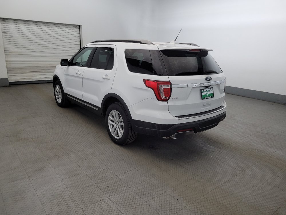 Used 2018 Ford Explorer XLT w/ Equipment Group 202A AWD/4WD image 5