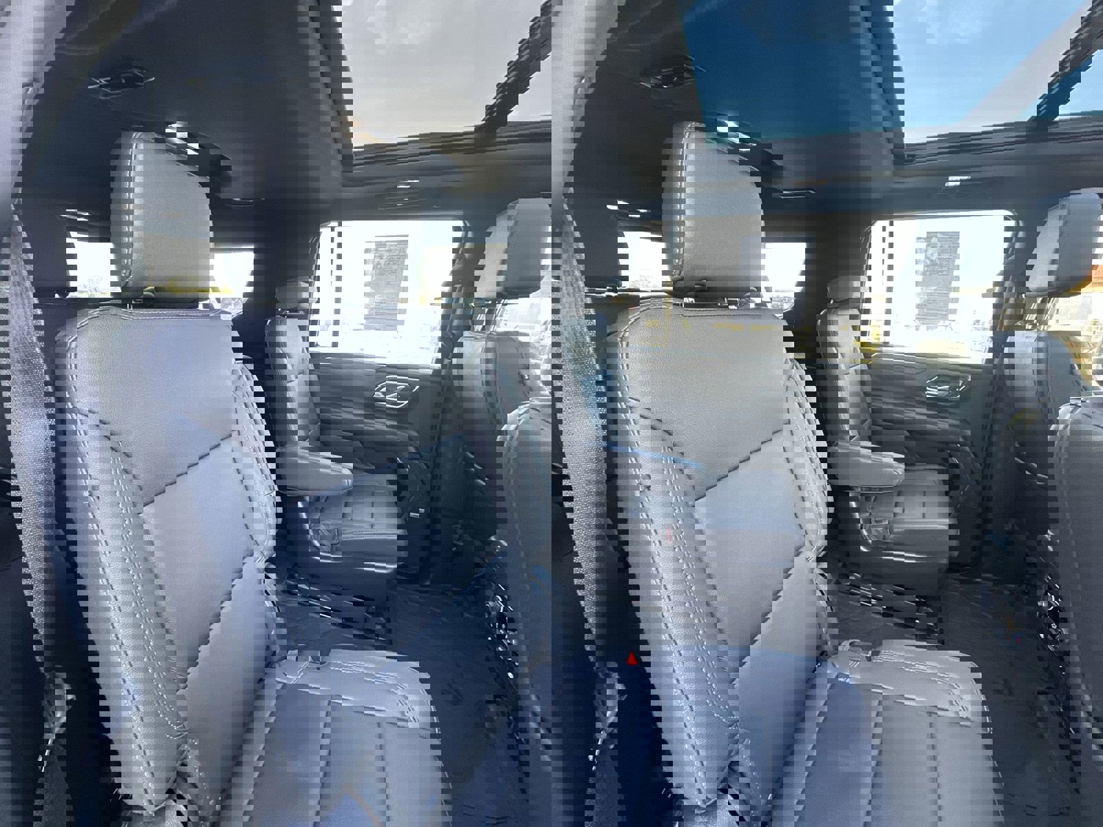 Used 2023 Chevrolet Suburban LT w/ LT Signature Package image 27