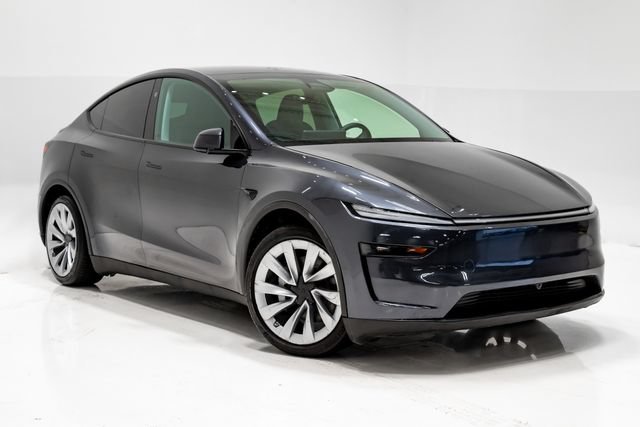 Used 2026 Tesla Model Y AWD image 4