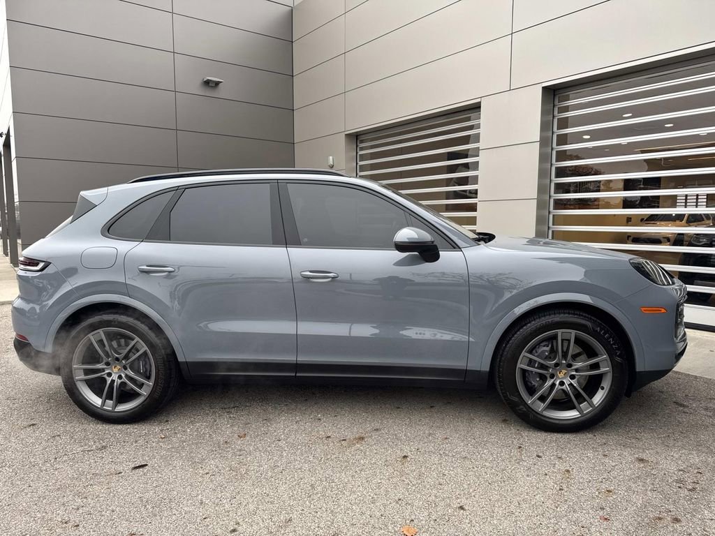 Used 2024 Porsche Cayenne image 8