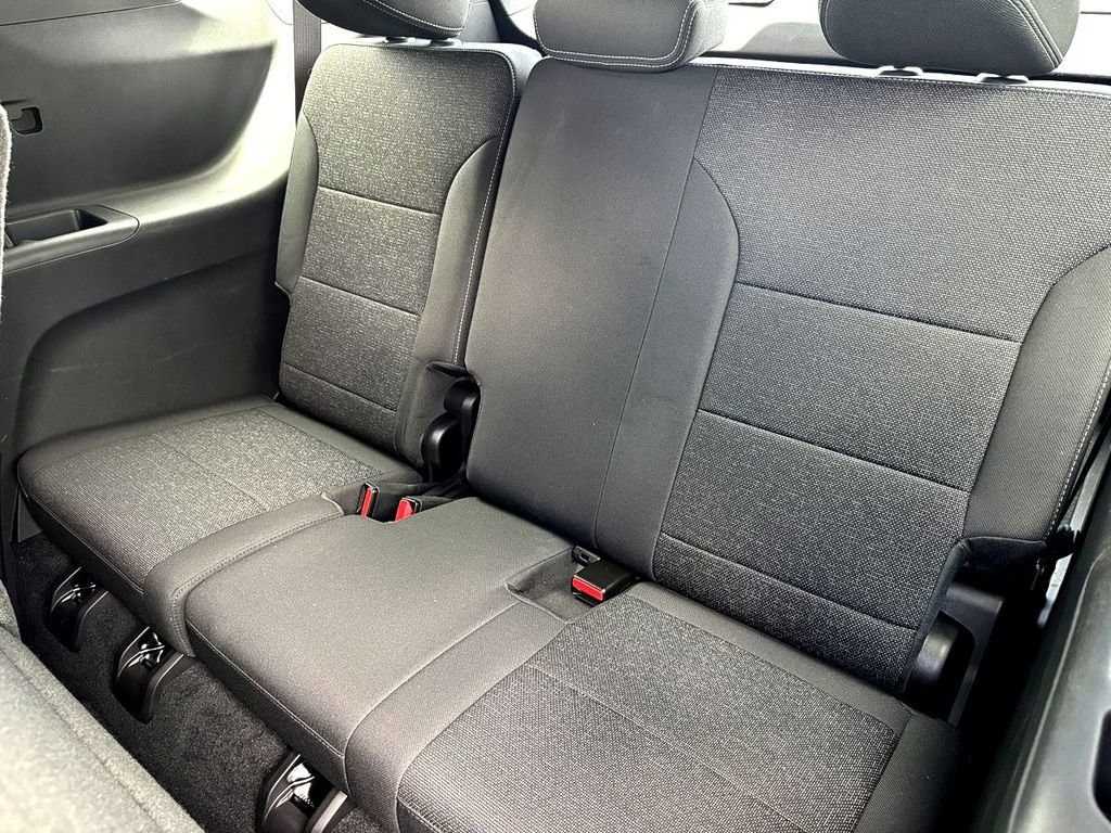 Used 2024 Chevrolet Traverse LS w/ Midnight/Sport Edition image 26