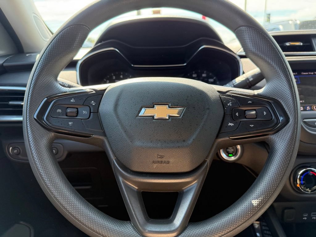 Used 2023 Chevrolet TrailBlazer LT AWD/4WD image 26
