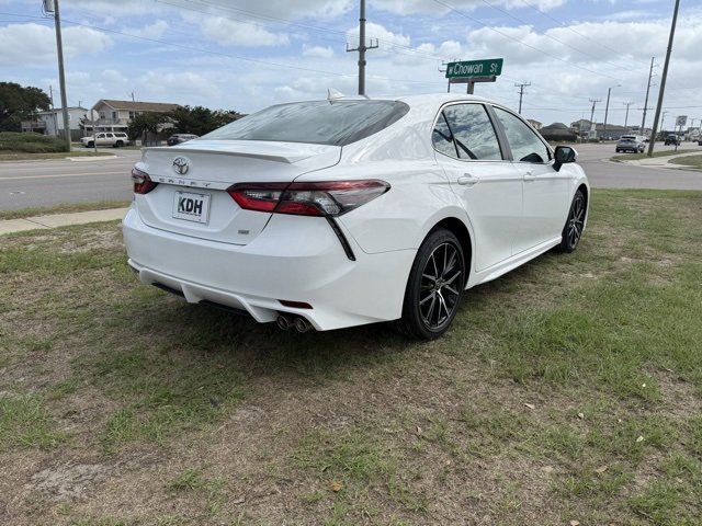 Used 2024 Toyota Camry SE image 7