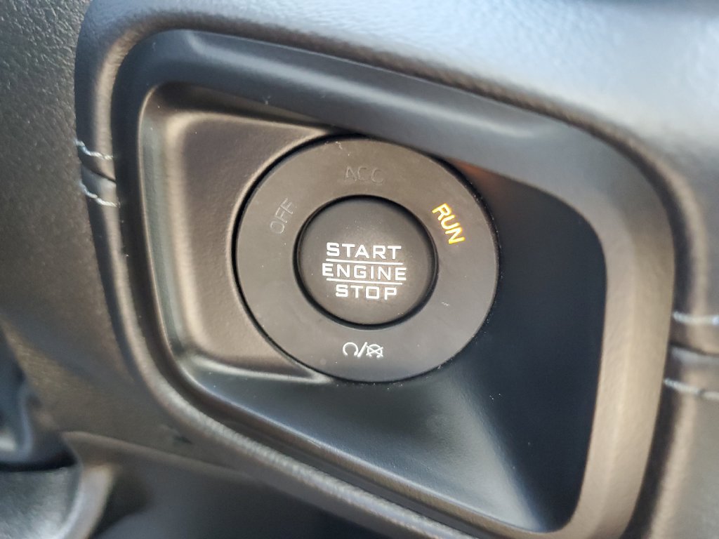 Used 2025 Jeep Wrangler Unlimited Sahara AWD/4WD image 24