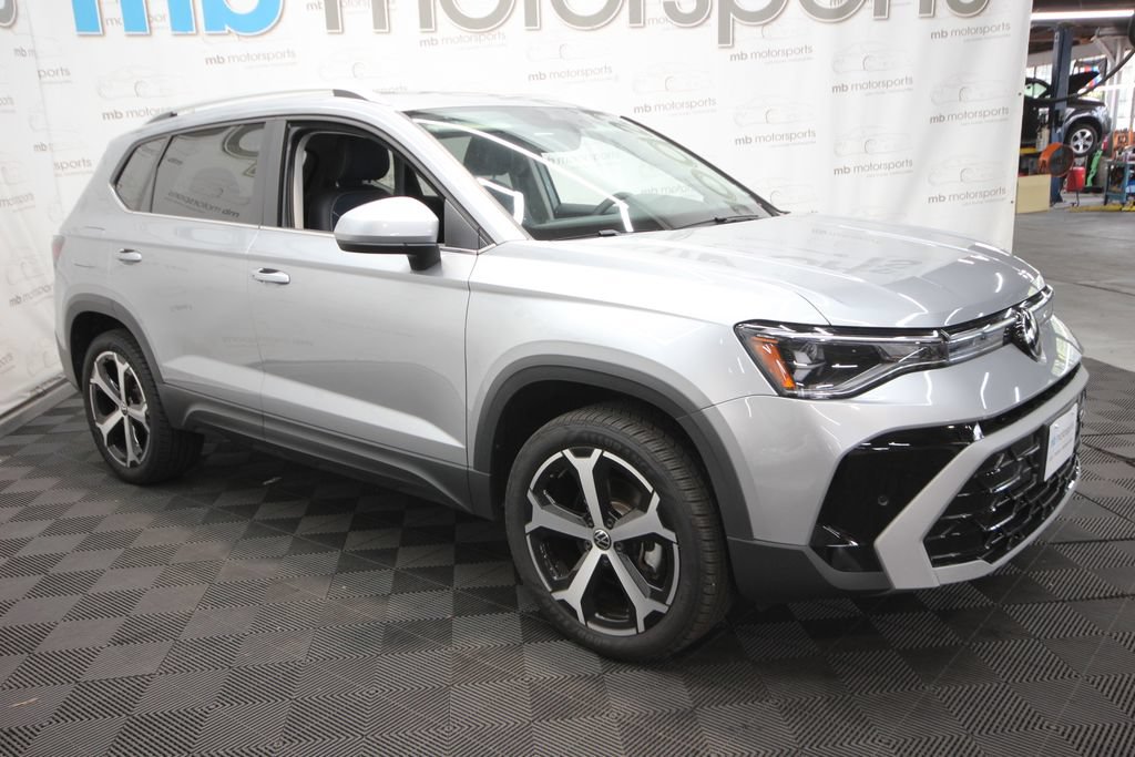 Used 2025 Volkswagen Taos SEL AWD/4WD image 12
