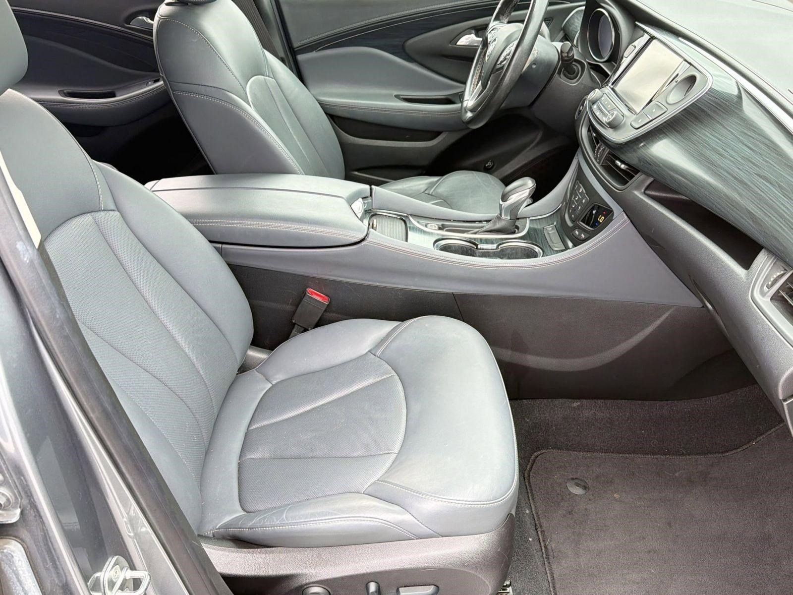 Used 2020 Buick Envision Essence image 30