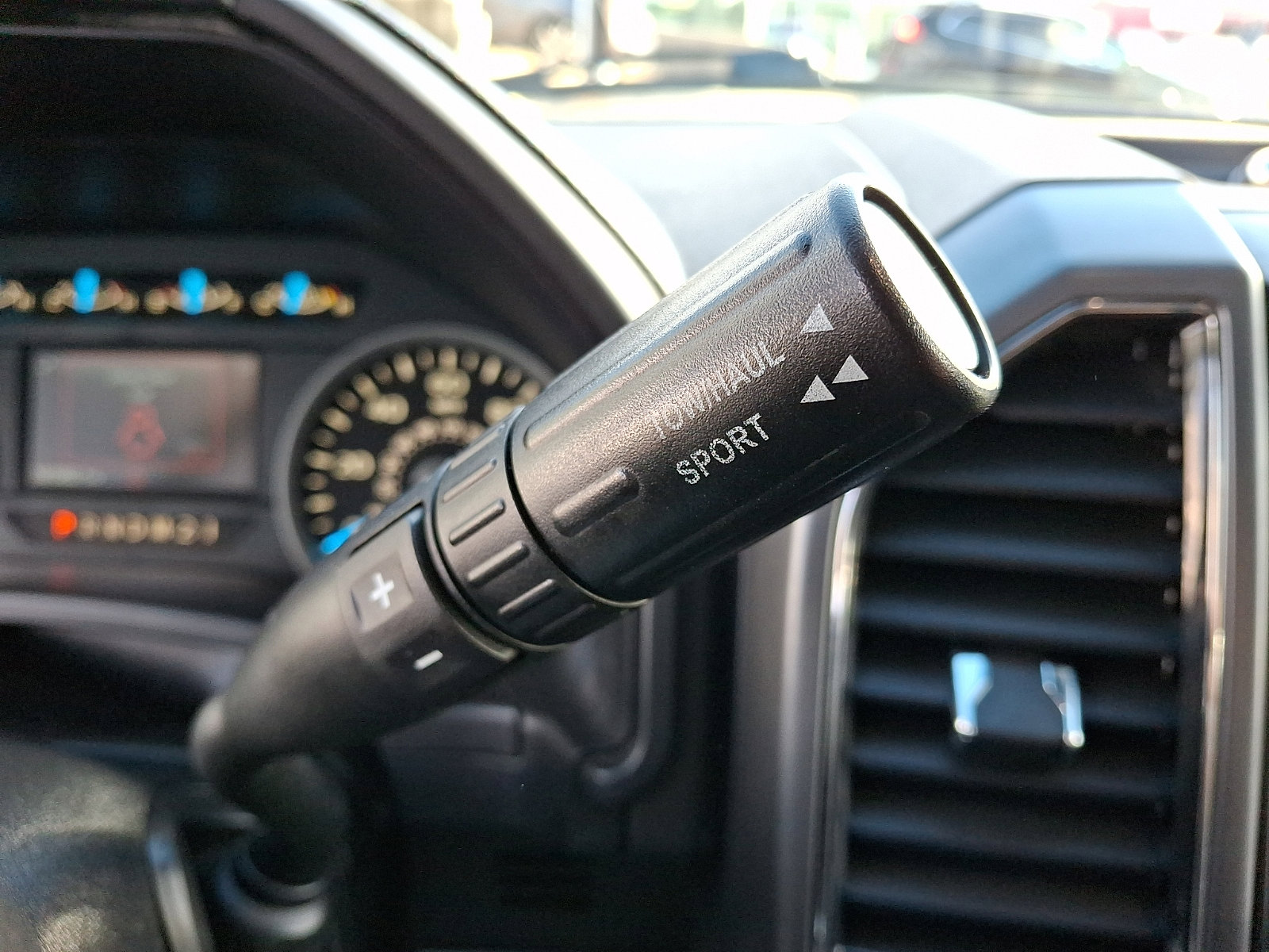 Used 2017 Ford F150 XLT w/ Equipment Group 302A Luxury image 16