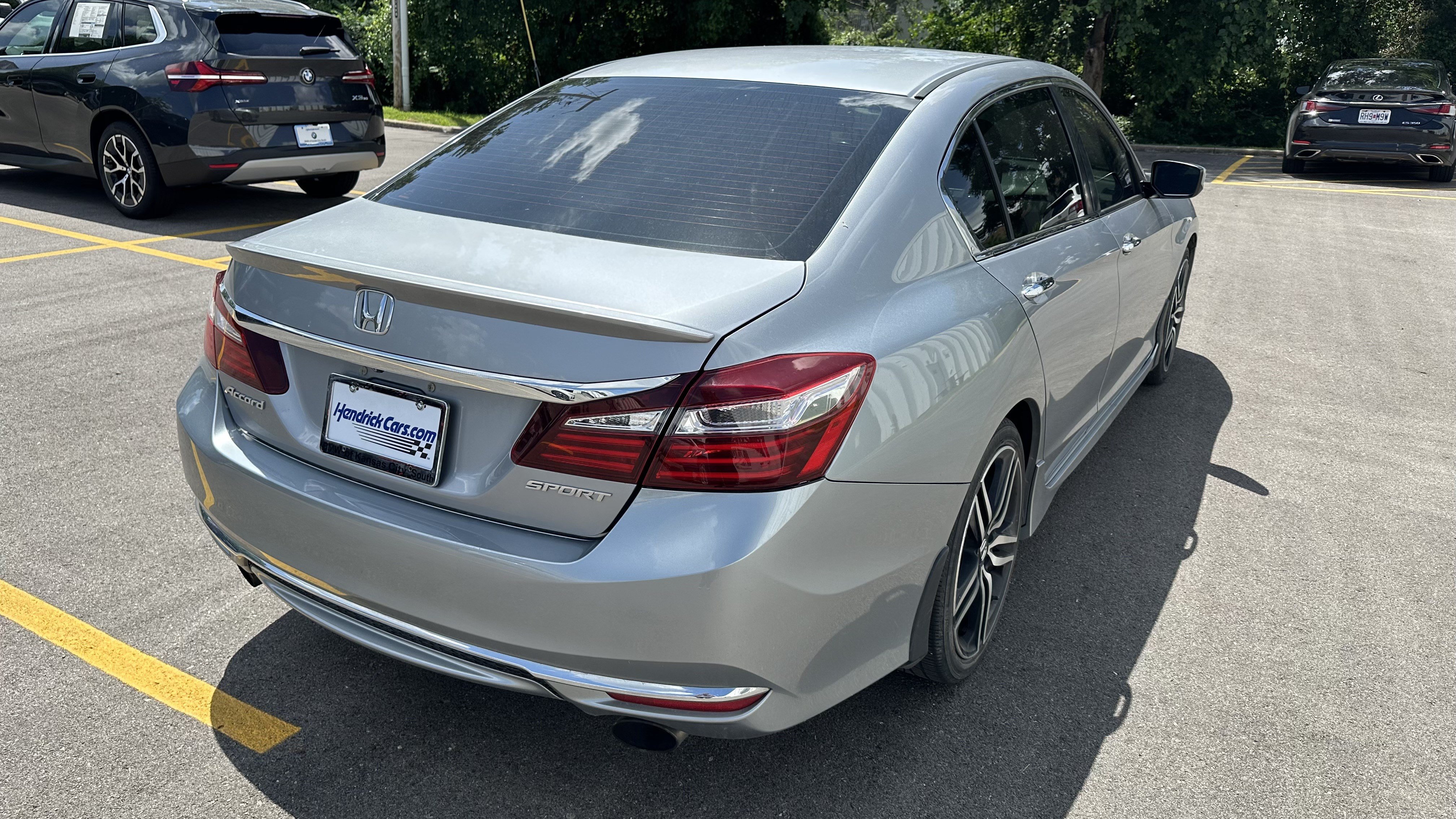 Used 2017 Honda Accord Sport image 10