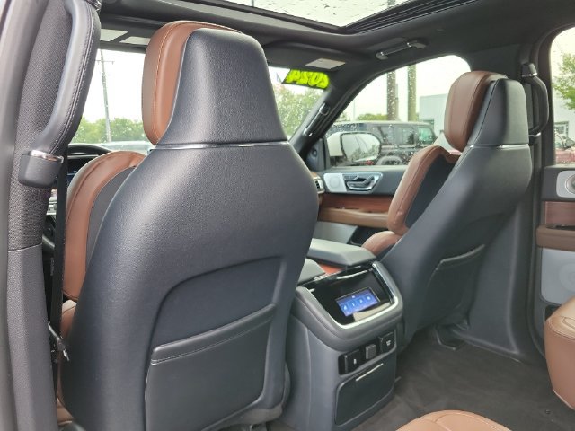 Used 2024 Lincoln Navigator Reserve AWD/4WD image 28