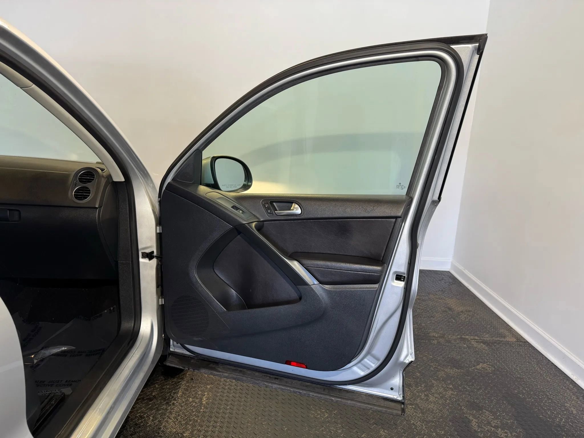 Used 2016 Volkswagen Tiguan S AWD/4WD image 22
