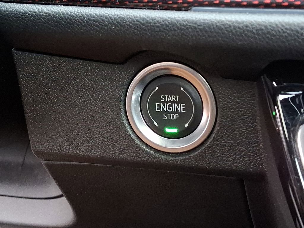 Used 2024 Chevrolet Traverse RS image 25