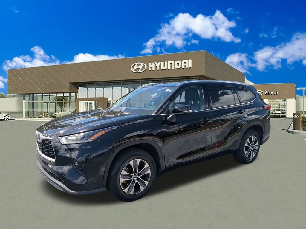 Used 2021 Toyota Highlander XLE