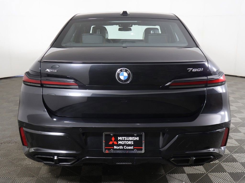 Used 2023 BMW 760i xDrive w/ Executive Package AWD/4WD image 17