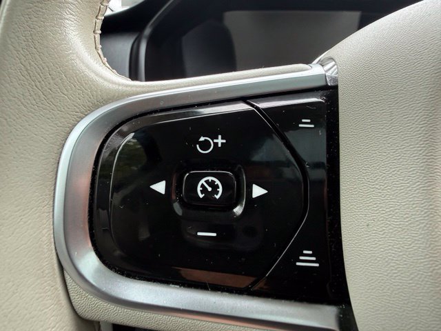 Used 2023 Volvo XC90 B5 Core AWD/4WD image 25