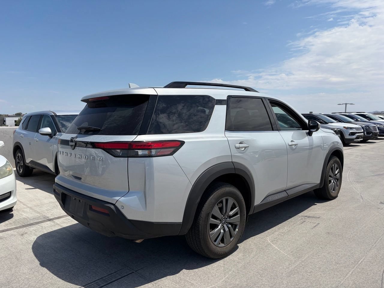 Used 2025 Nissan Pathfinder SV FWD image 2