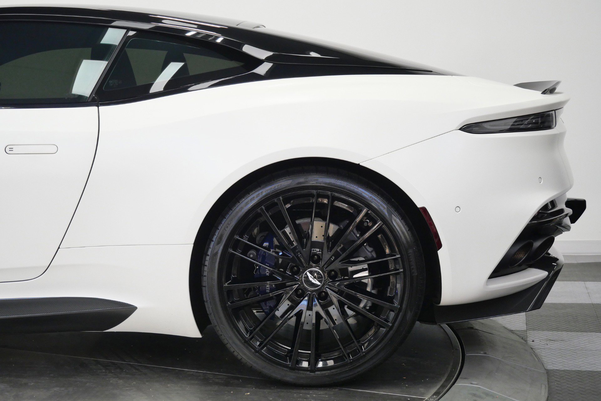 Used 2020 Aston Martin DBS Superleggera RWD image 60