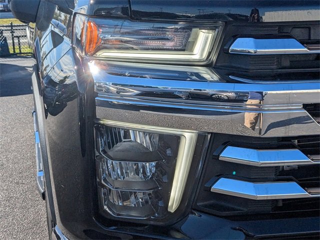 Used 2022 Chevrolet Silverado 3500 High Country image 11