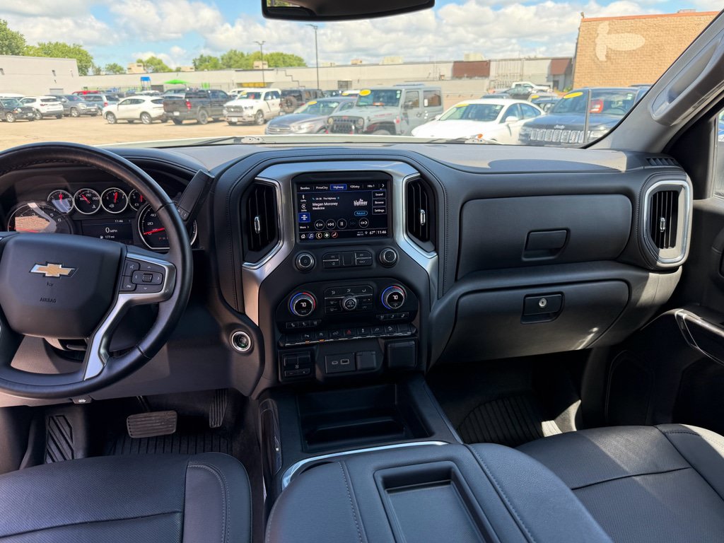 Used 2022 Chevrolet Silverado 1500 LTZ AWD/4WD image 9