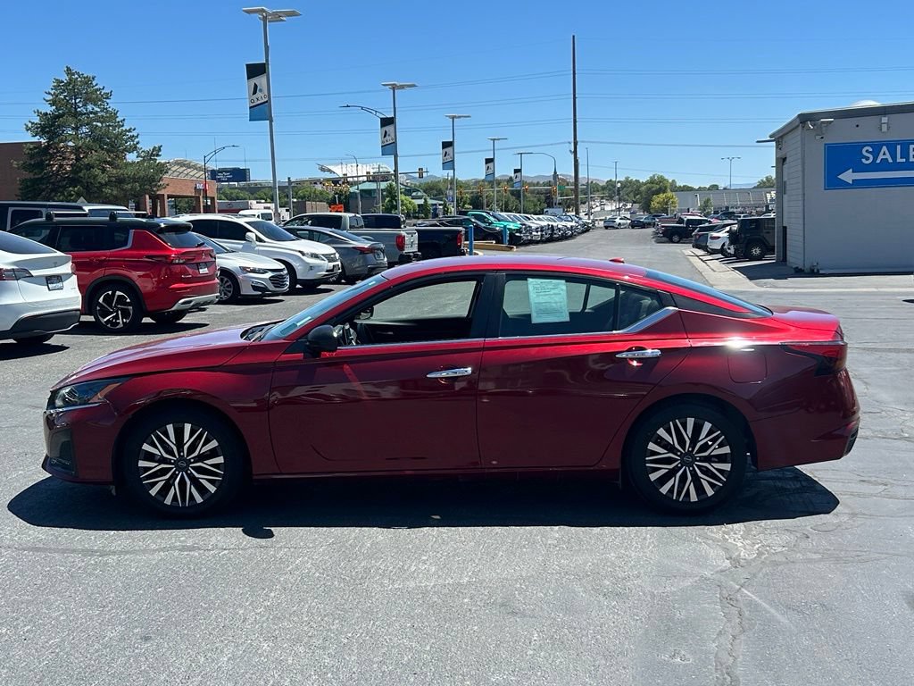 Used 2025 Nissan Altima 2.5 SV FWD image 7