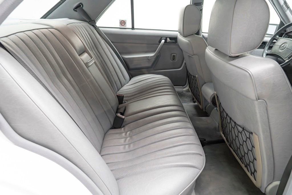 Used 1991 Mercedes-Benz 190 E 2.6 image 51