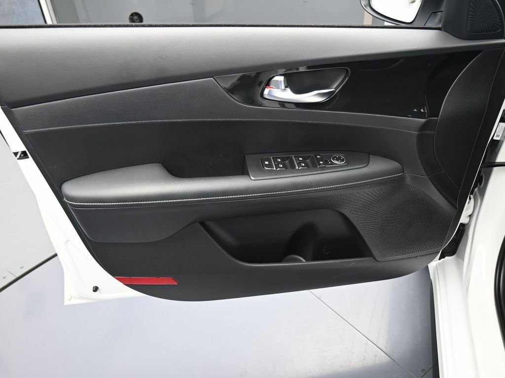 Used 2024 Kia Forte GT-Line image 12