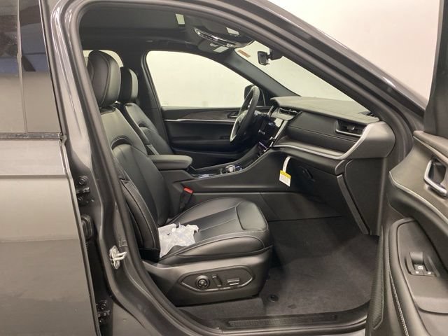New 2026 Jeep Grand Cherokee Limited w/ Limited Altitude Package AWD/4WD image 26