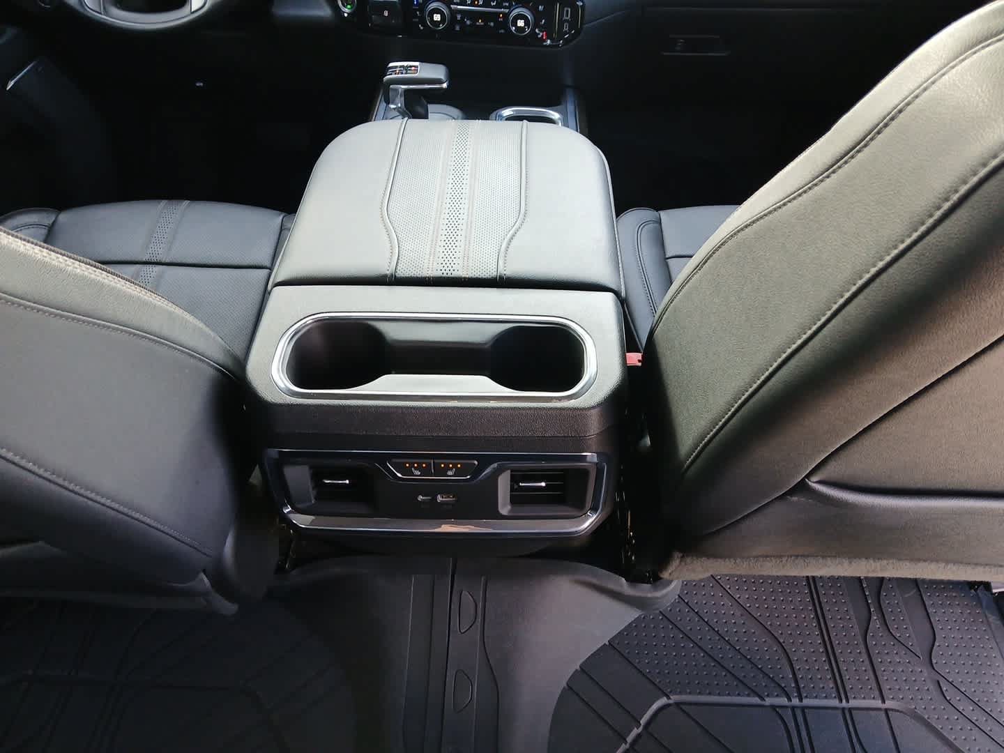 Used 2023 Chevrolet Silverado 1500 High Country w/ High Country Premium Package AWD/4WD image 65