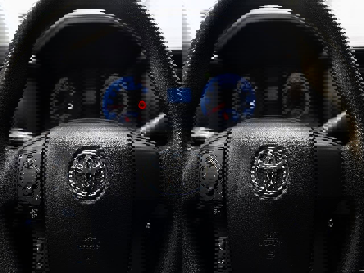 Used 2017 Toyota Tacoma SR image 34