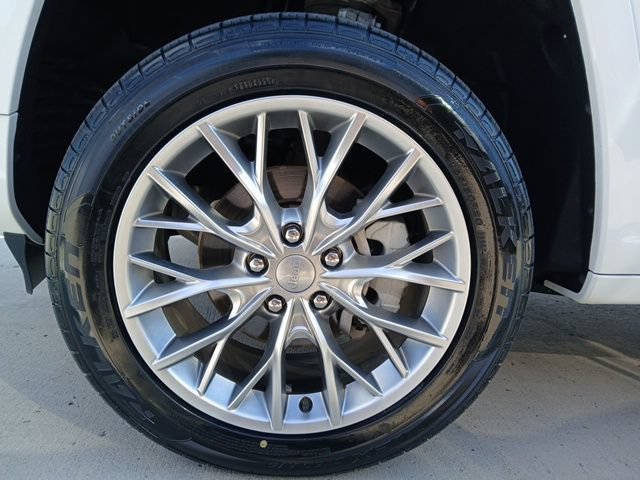 Used 2022 Jeep Grand Cherokee Summit AWD/4WD image 38