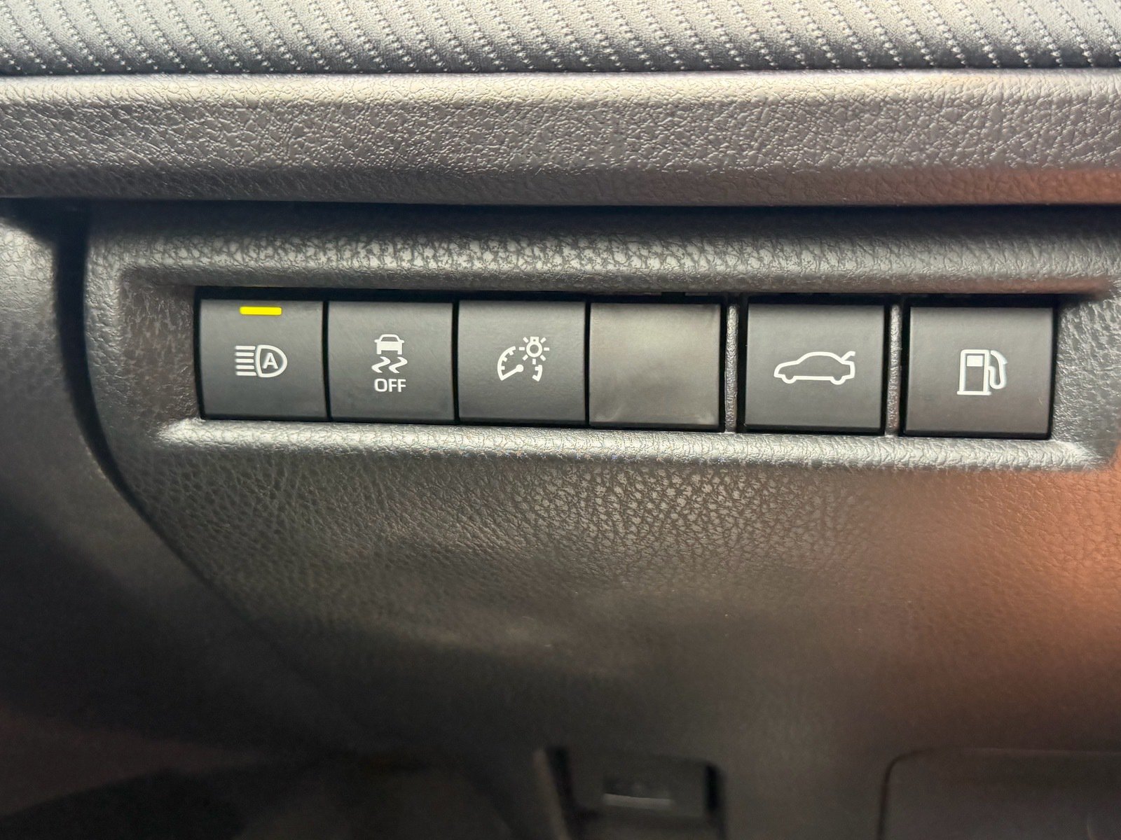 Used 2026 Toyota Camry SE FWD image 27