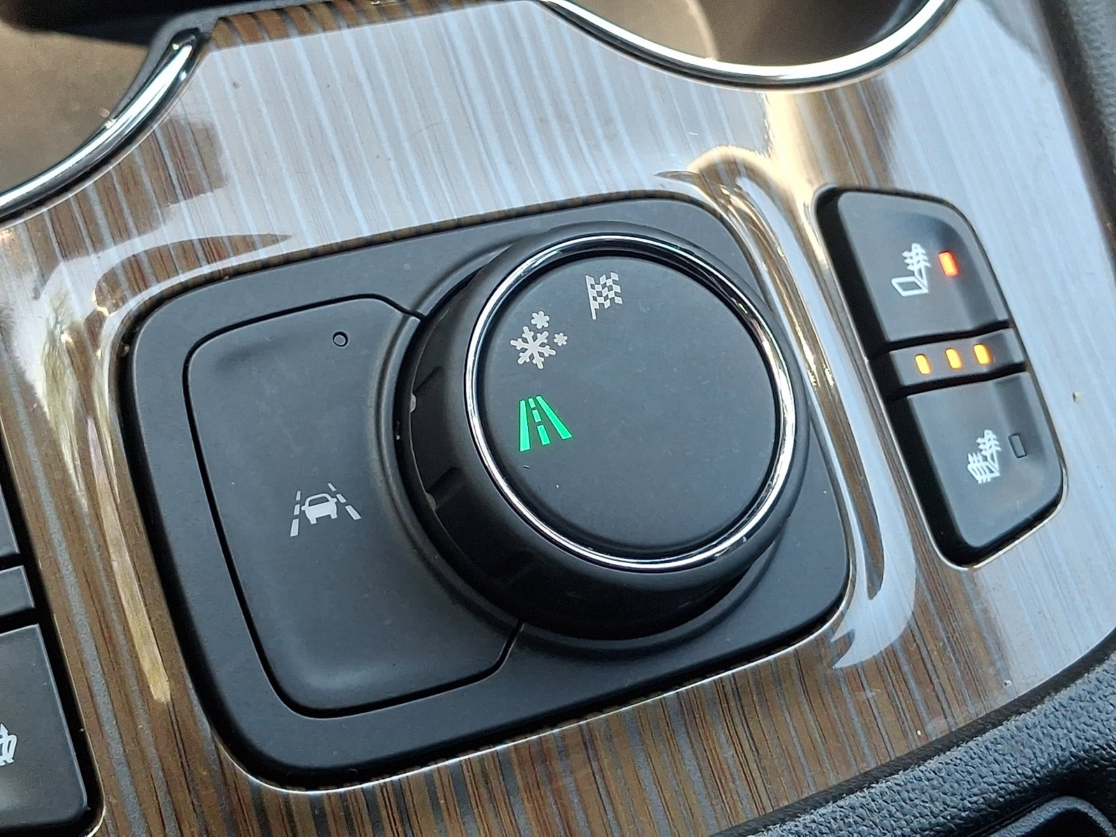 Used 2023 GMC Acadia SLE w/ Driver Convenience Package image 25