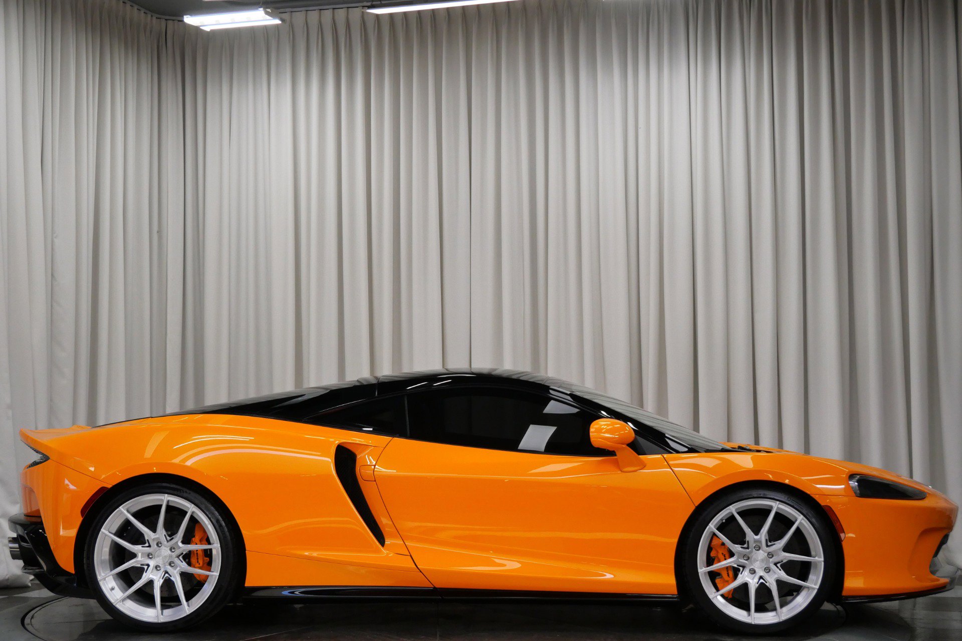 Used 2023 McLaren GT image 40