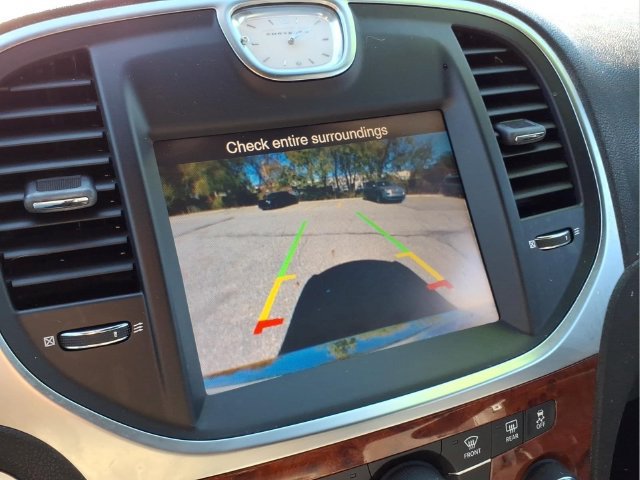 Used 2014 Chrysler 300 AWD w/ Driver Convenience Group image 31