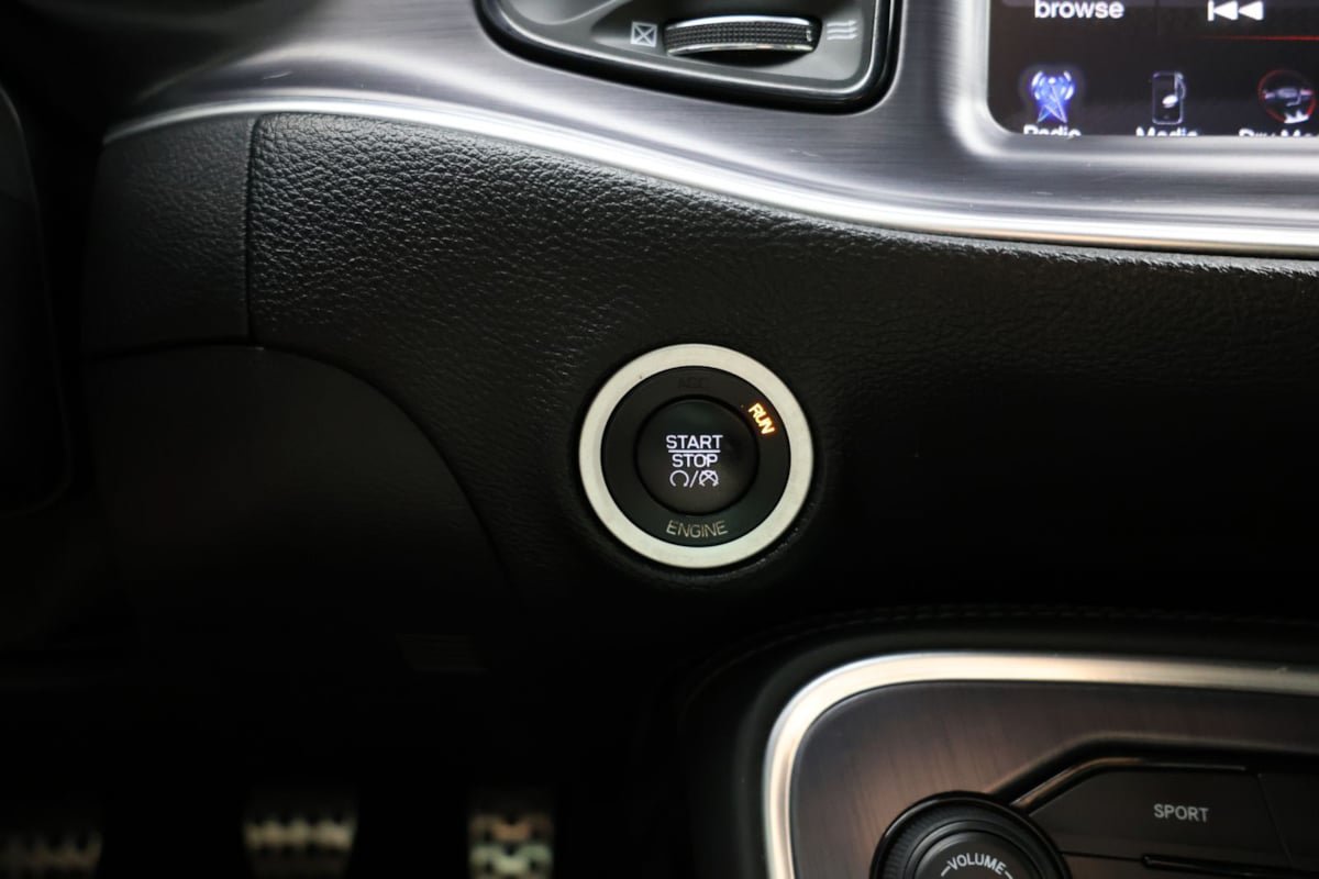 Used 2015 Dodge Challenger R/T Scat Pack RWD image 17