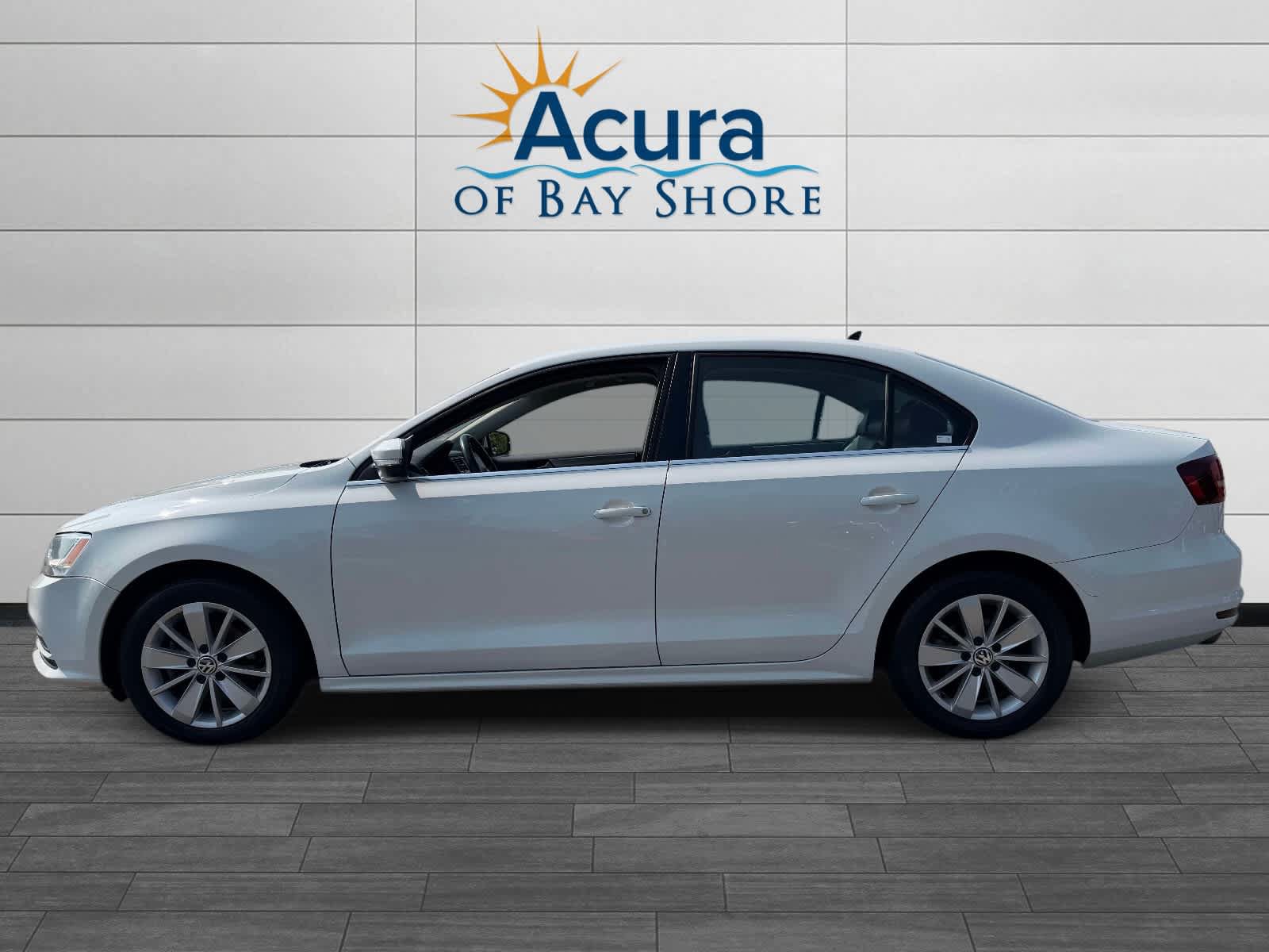 Used 2016 Volkswagen Jetta SE FWD image 4