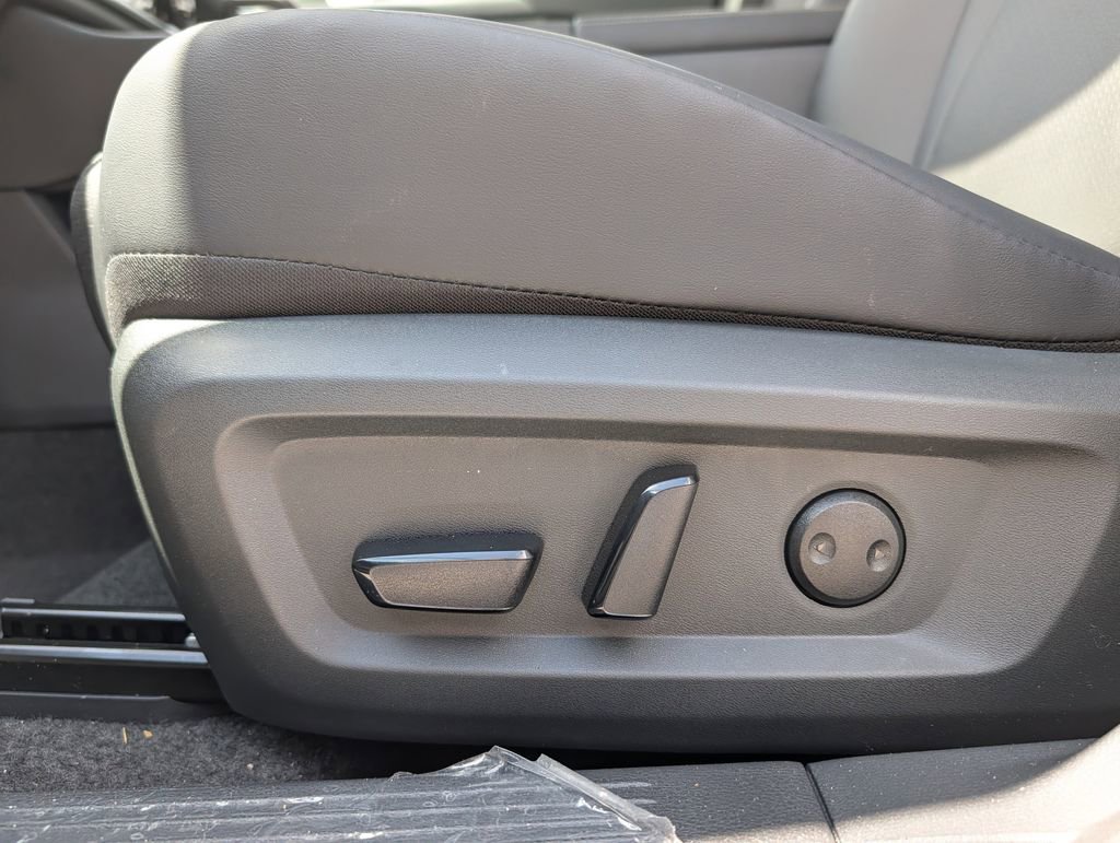 New 2026 Nissan Rogue SV AWD/4WD image 15