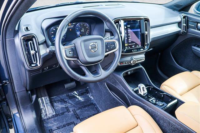 Used 2022 Volvo XC40 T5 Inscription w/ Climate Package AWD/4WD image 10