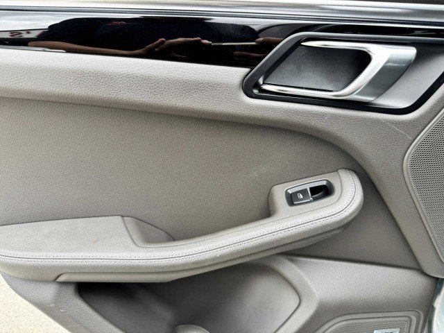Used 2019 Porsche Macan image 35