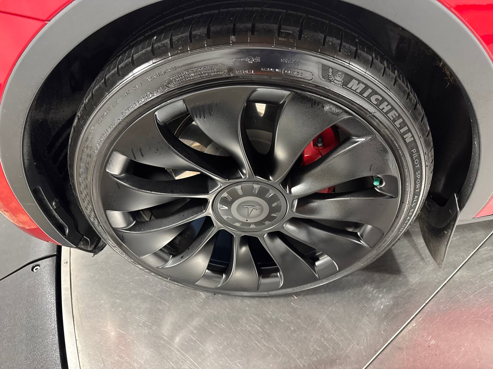 Used 2022 Tesla Model Y Performance image 10