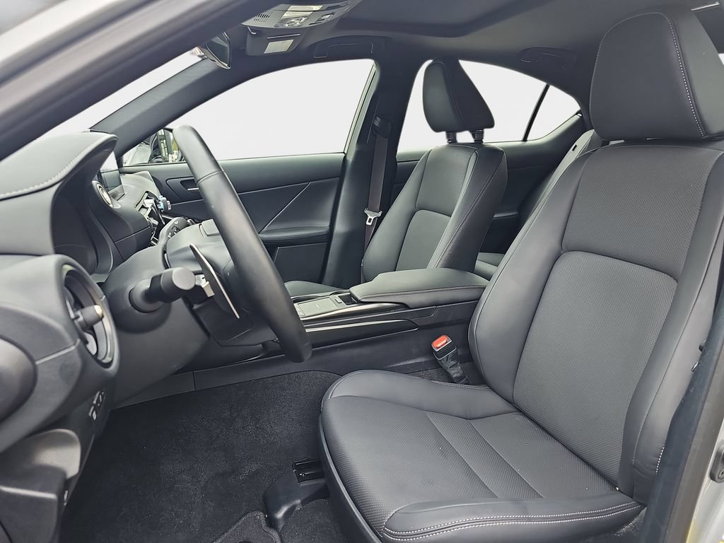 Certified 2025 Lexus IS 300 F Sport AWD/4WD image 17