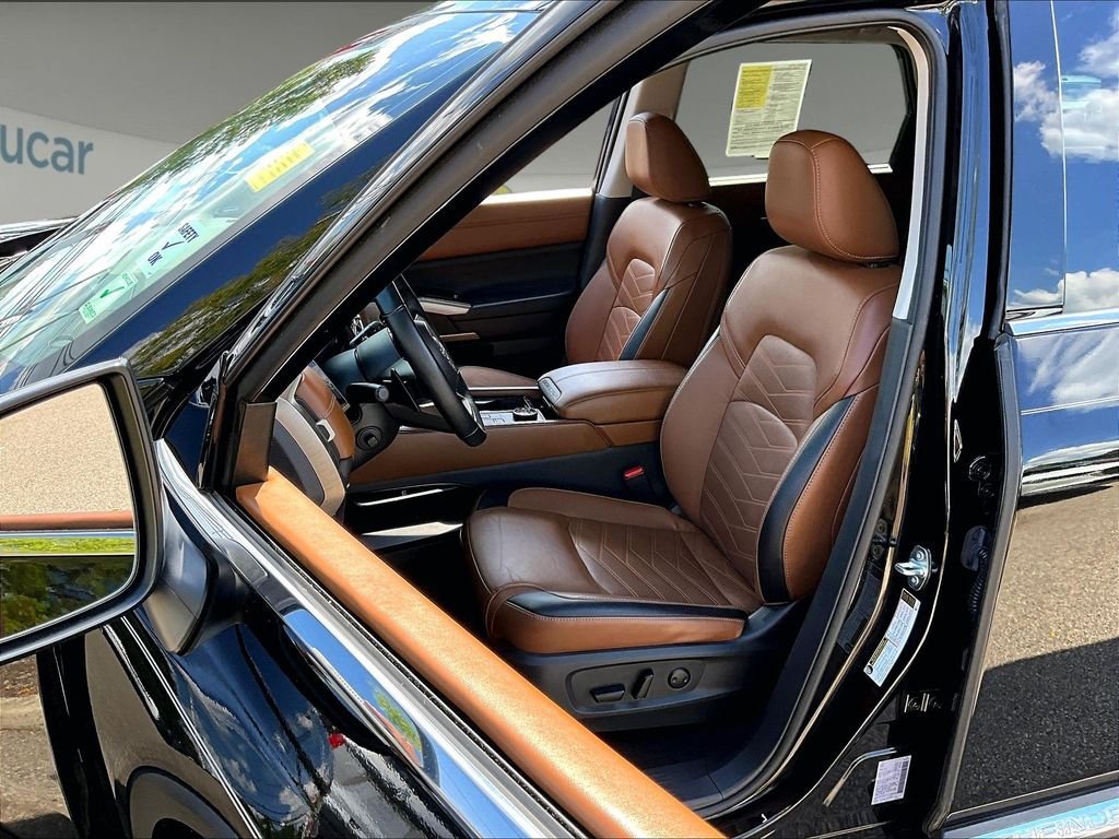 Certified 2023 Nissan Pathfinder Platinum AWD/4WD image 10